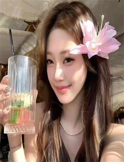 四个字赞美女人_鬼玩人崛起2026完整版免费观看_书卷一梦免费观看全集